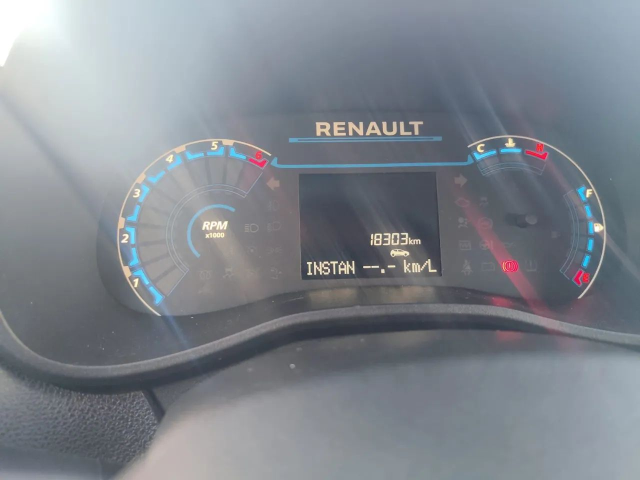 Renault Kwid Zen 1.0 Flex 12V 5P Mec. 2026 - Foto 4
