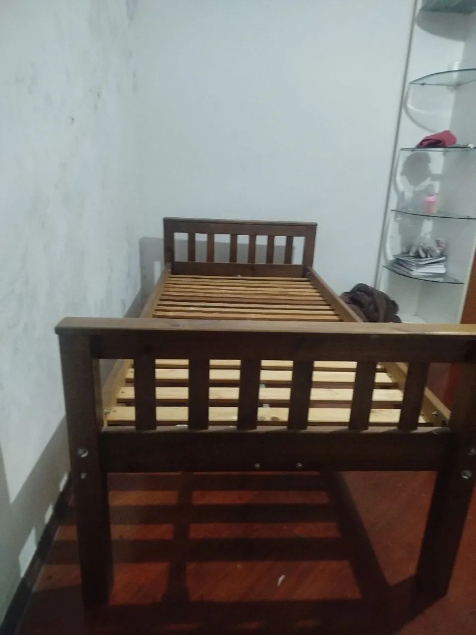 Cama de solteiro de madeira maciça - Foto 4
