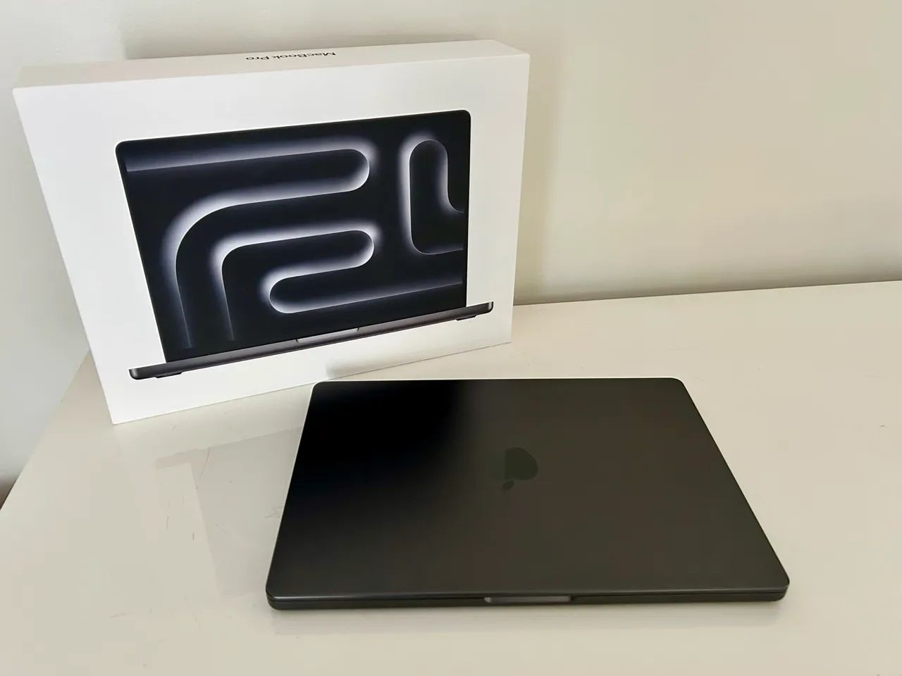  MacBook Pro - 14" - M4 Pro - 24gb - 512GB - 12-core CPU, 16-core GPU - Foto 3