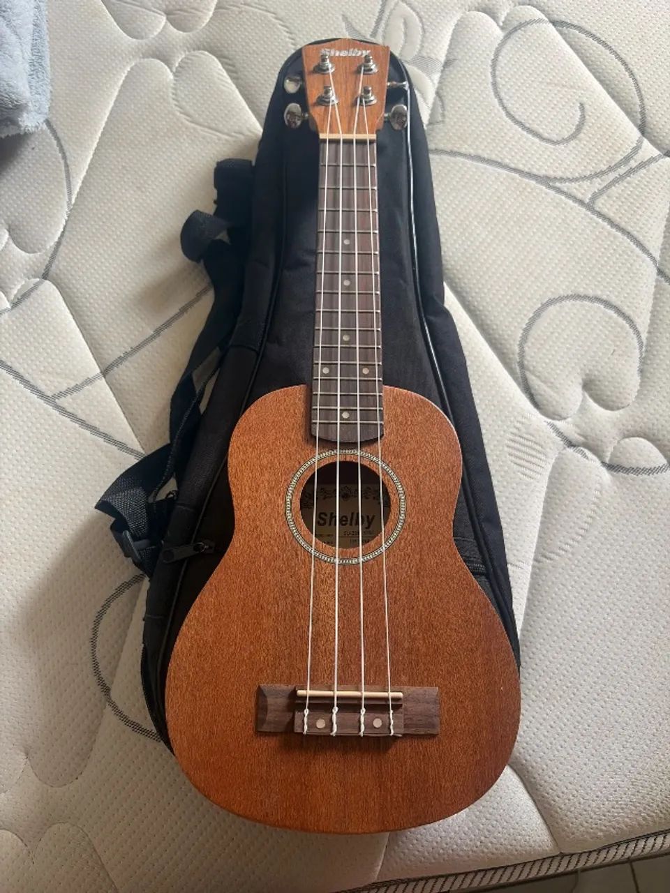 Ukulele ótimo estado