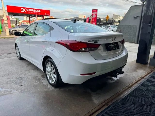 Hyundai Elantra GLS 2.0 16V Flex Aut. 2015 - Foto 4