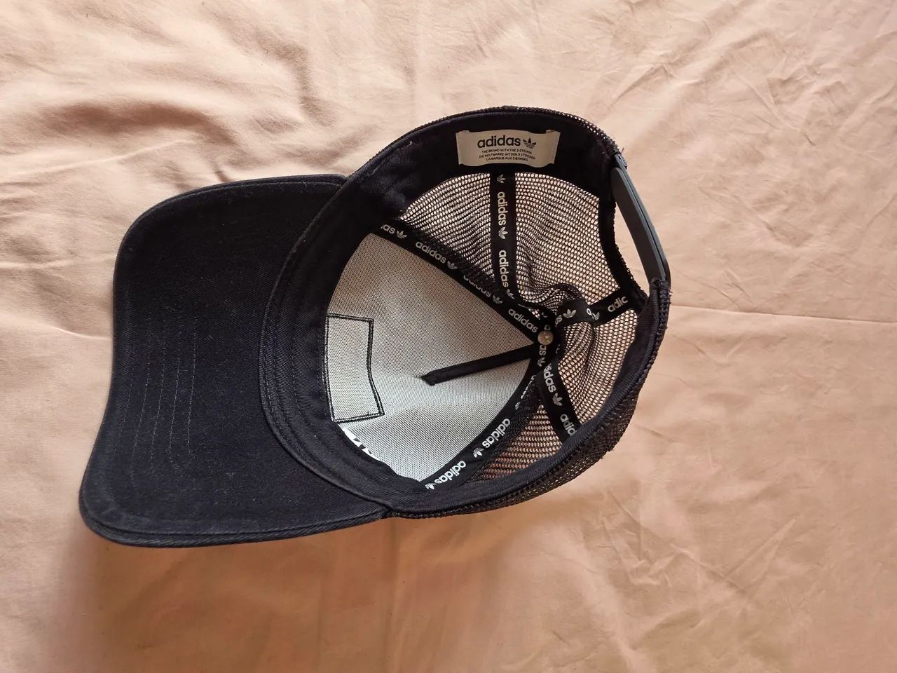 Boné Adidas Trucker usado uma vez - Foto 2