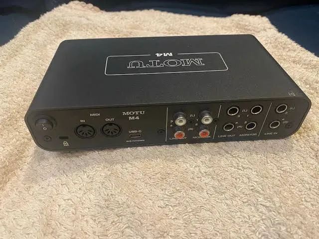 Interface de áudio MOTU M4 - Equipamentos e Acessórios de Som