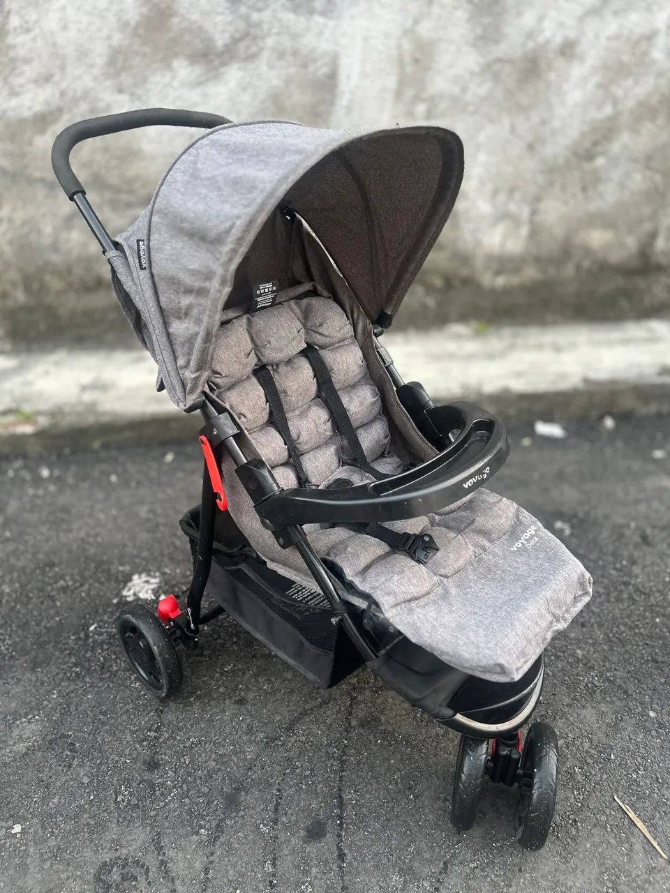 Vendo carrinho de bebê voyage  - Foto 4