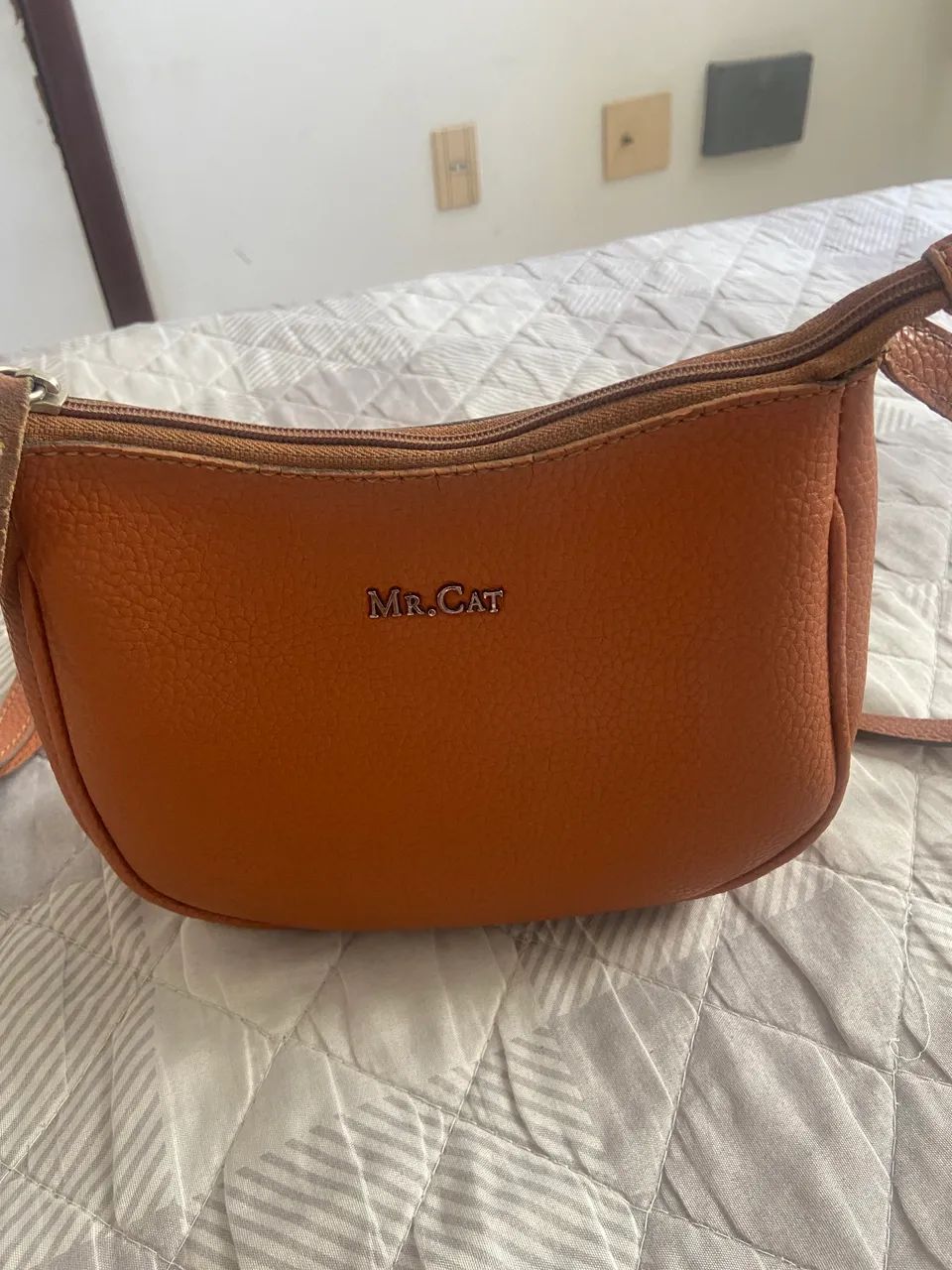 Bolsa Mr Cat em couro  - Foto 2