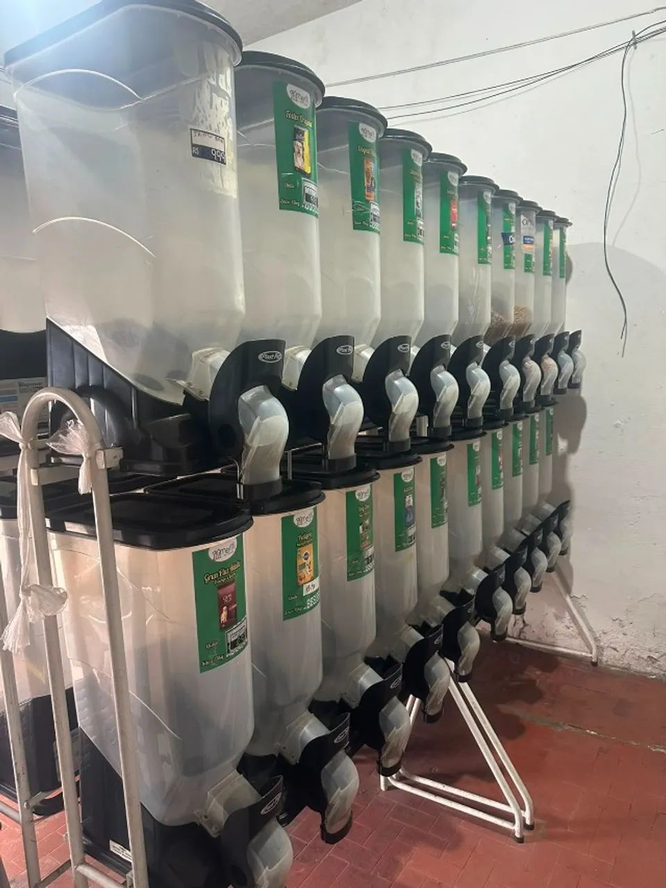 Dispenser ração Plast Pet otimo estado - Foto 3