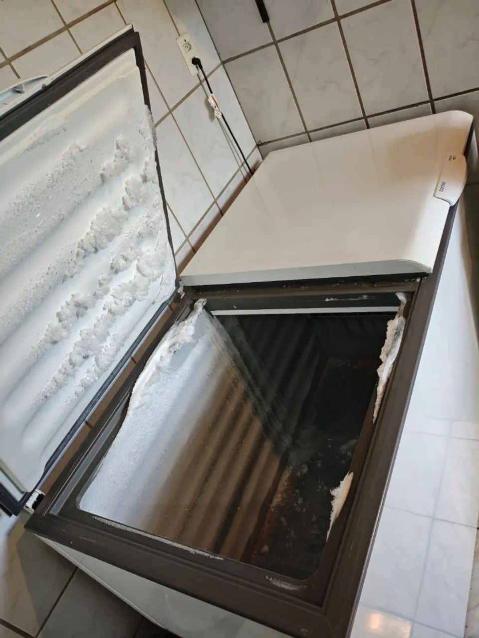 Vendo frezer semi novo - Foto 2