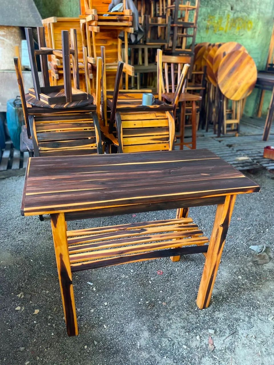 MESA APARADOR DE MADEIRA 