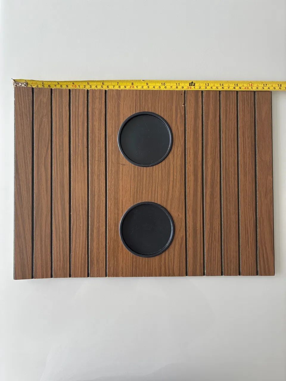 Porta copos de madeira para braço de sofá 45 x 32 cm