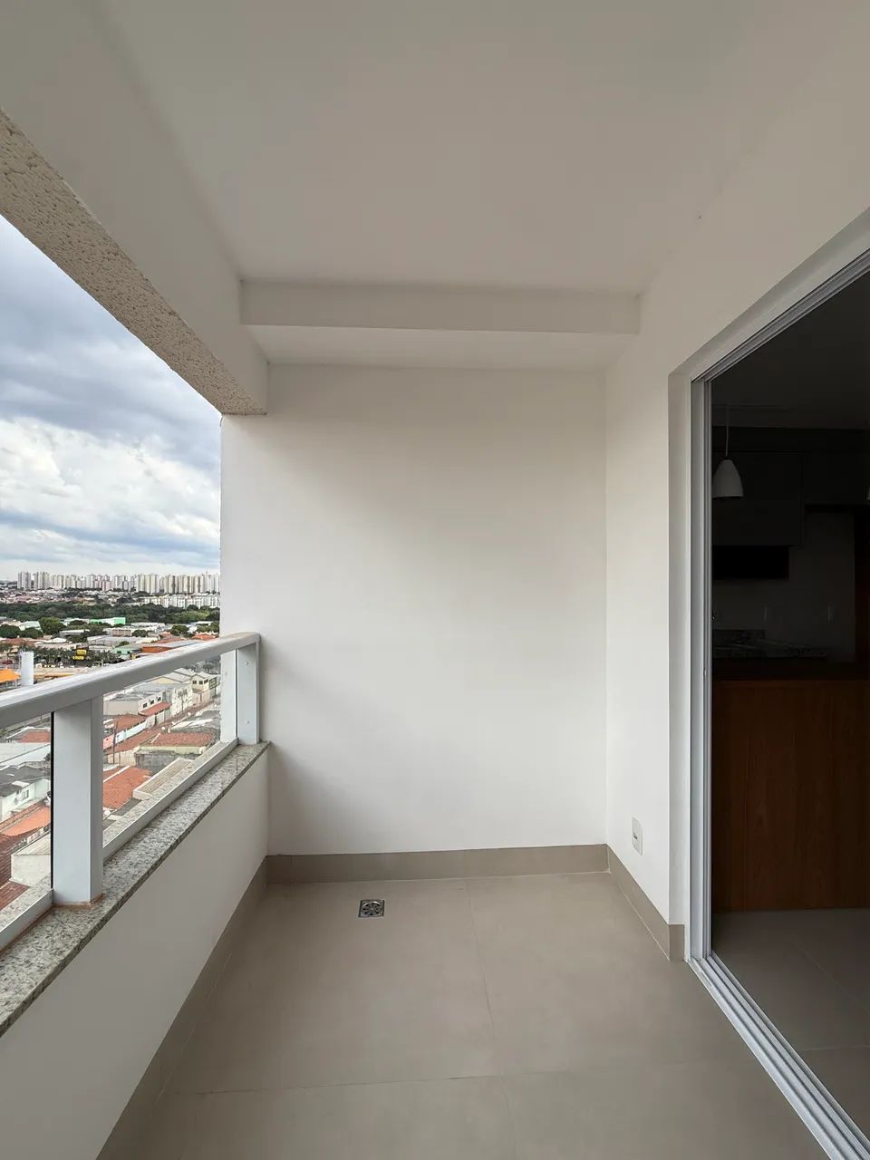 Apartamento 2 Quartos com Suíte e Armários Ao lado Setor Sudoeste no Lucy Complete Home - Foto 4