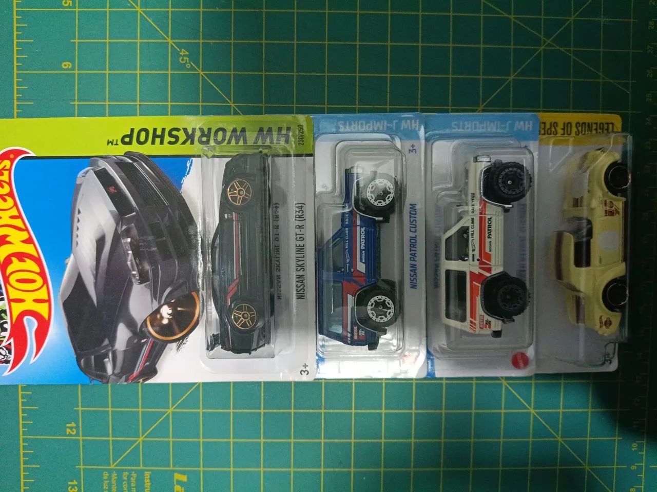 LOTE COM 4 NISSAN INCRÍVEIS Hot Wheels  - Foto 2
