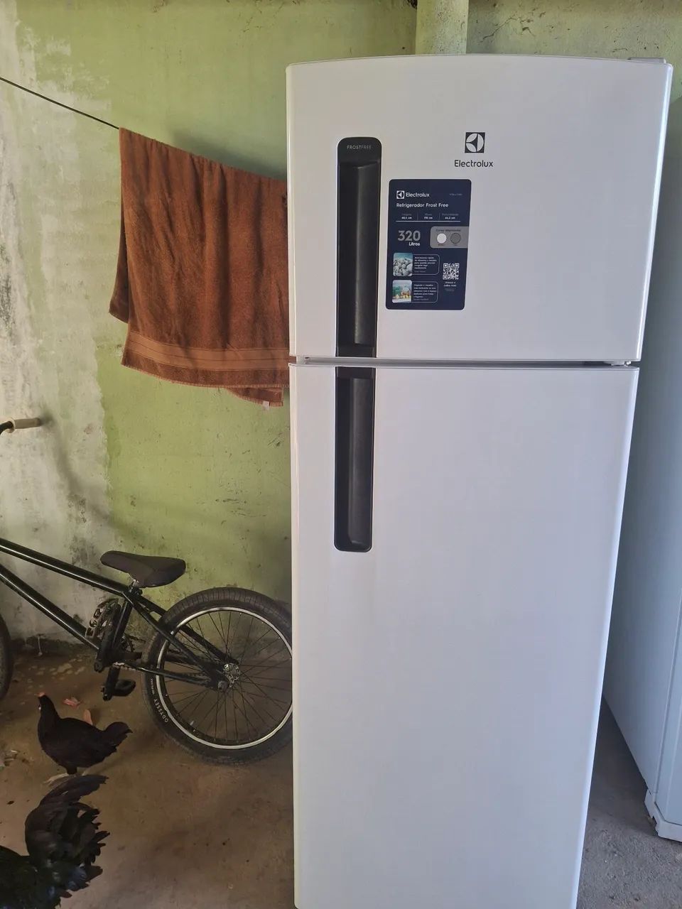 GELADEIRA ELECTROLUX NOVA NUNCA FOI USADA COM NOTA FISCAL 