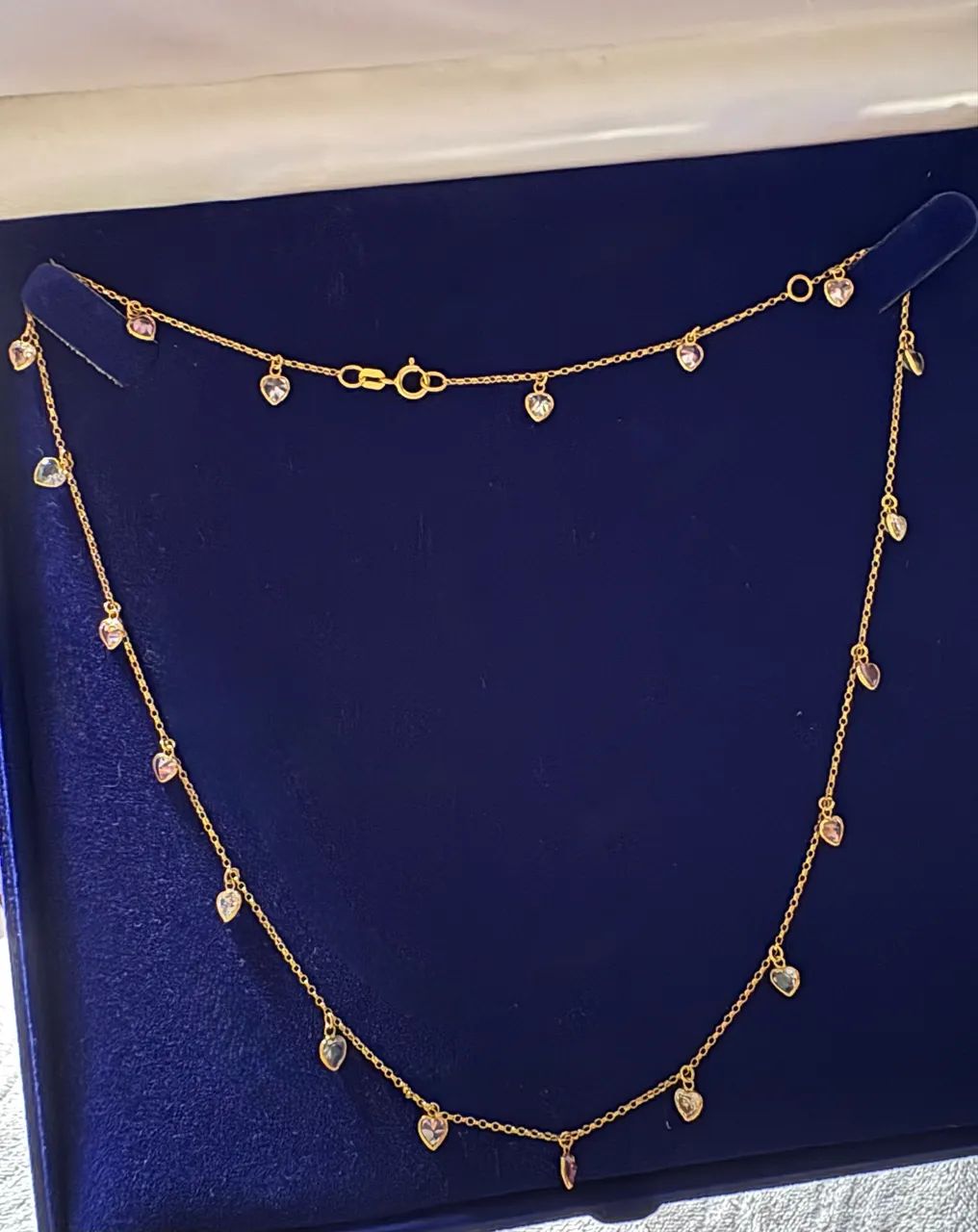 Colar ouro 18k corações coloridos 45 cm