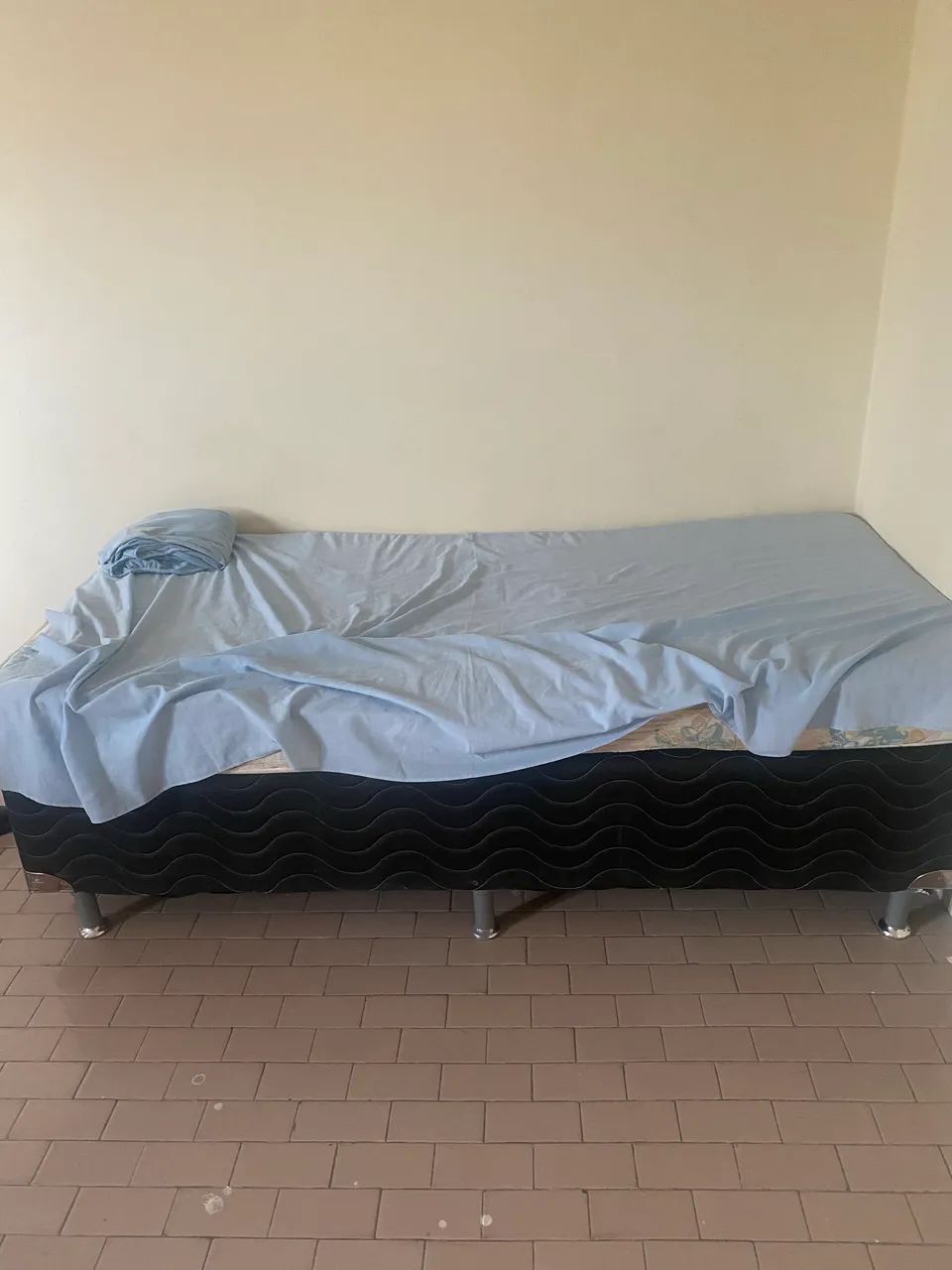 Vendo cama ortobom. 