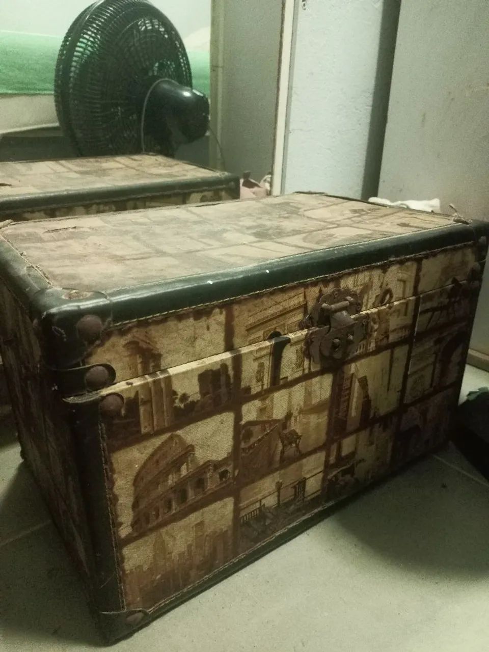 Vende-se Báú Vintage