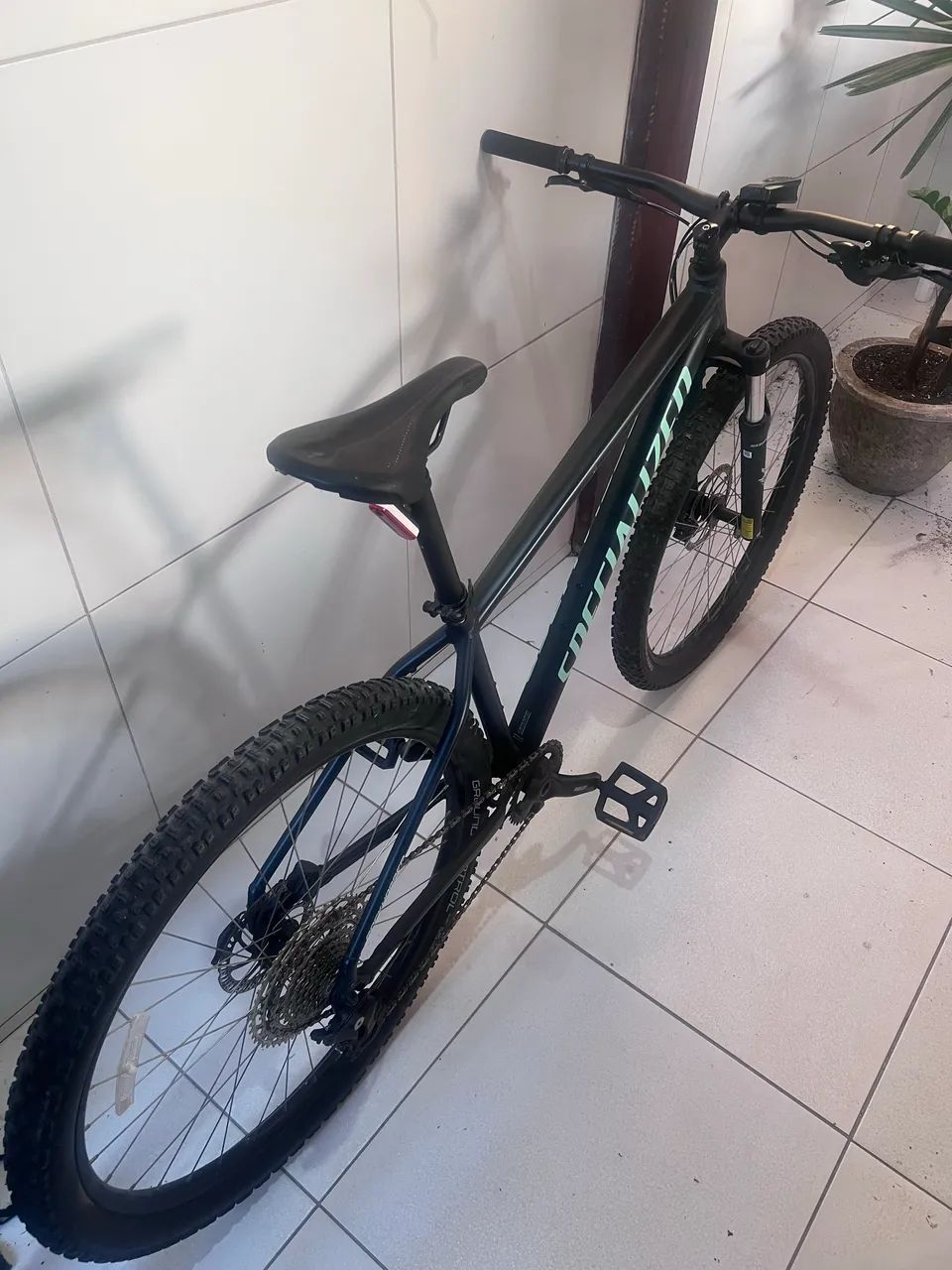 Bicicleta Specialized Rockhopper Sport - Foto 3
