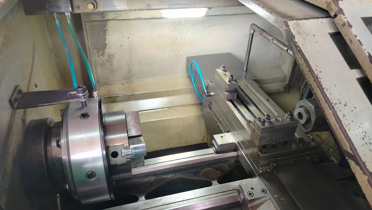 Torno CNC na garantia elétrica nova