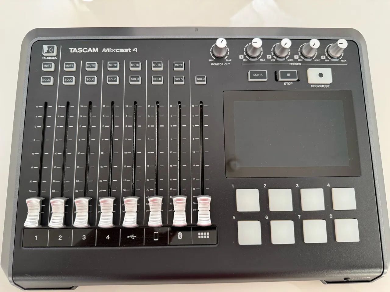 Mesa Tascam Mixcast 4 - Interface de Áudio - Foto 2