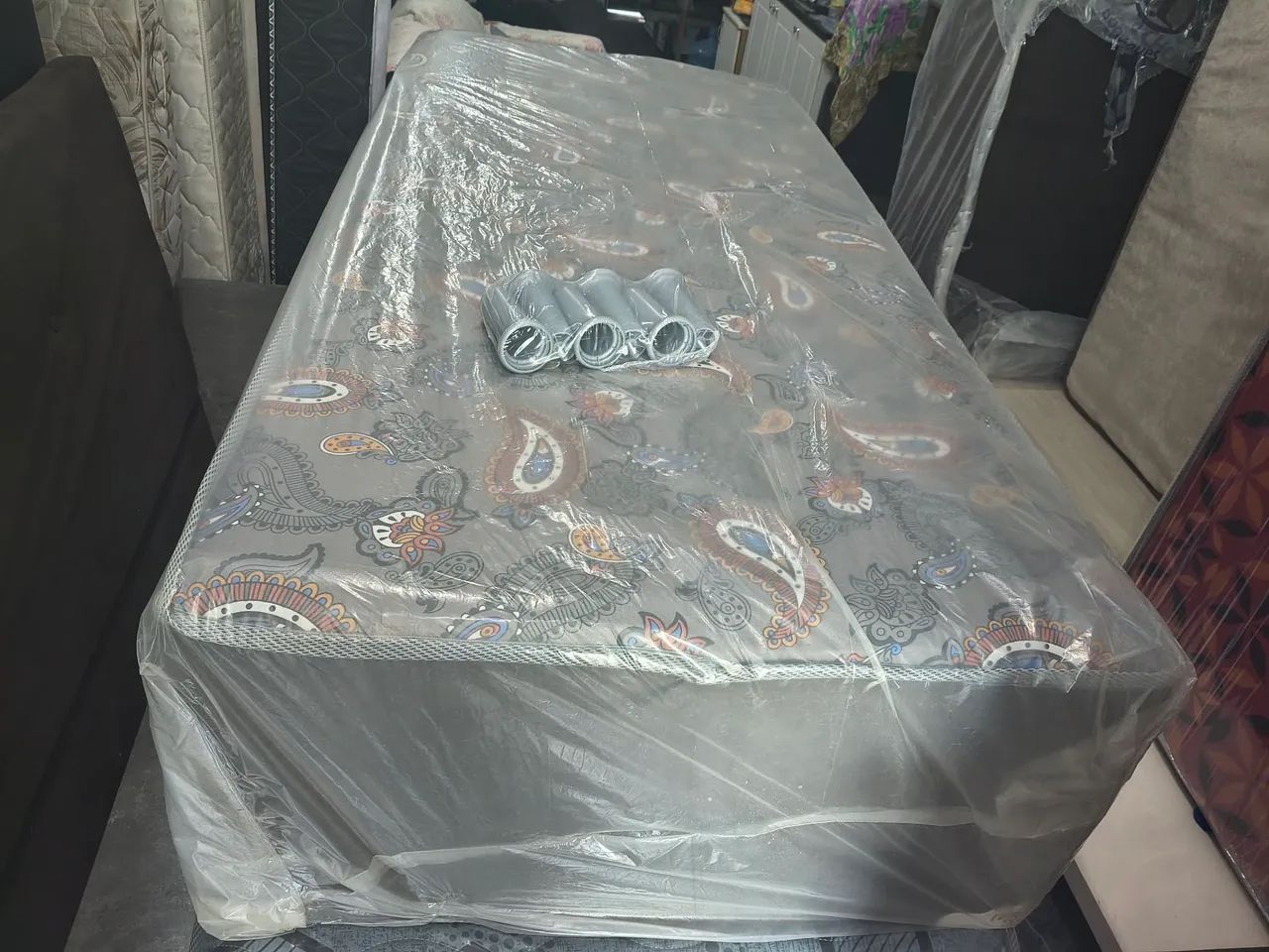CAMA BOX SOLTEIRO ESPUMA NOVA R$330- ENTREGO 