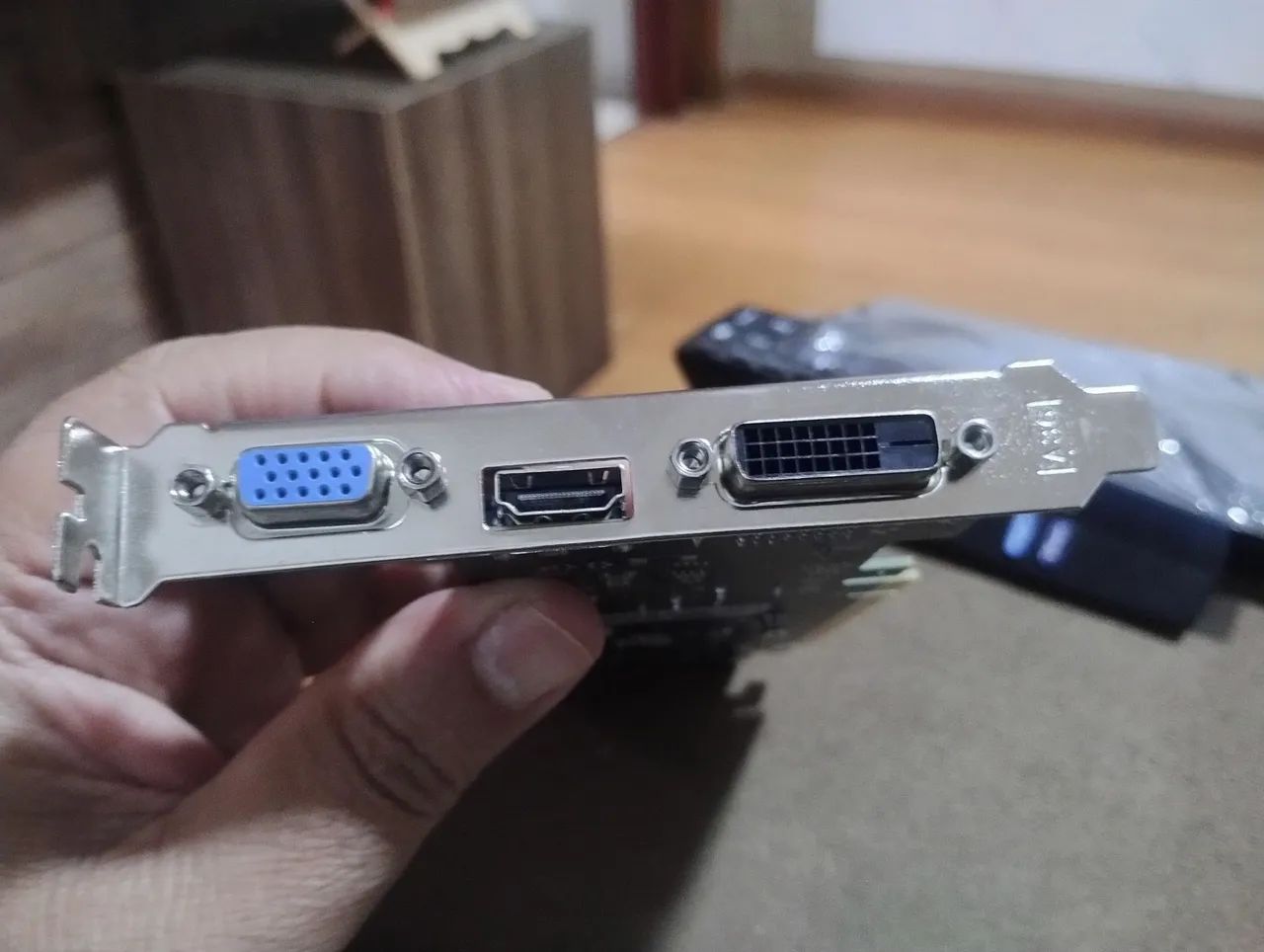 Placa de vídeo GT210/1G 64BIT 1GD3 - Foto 2