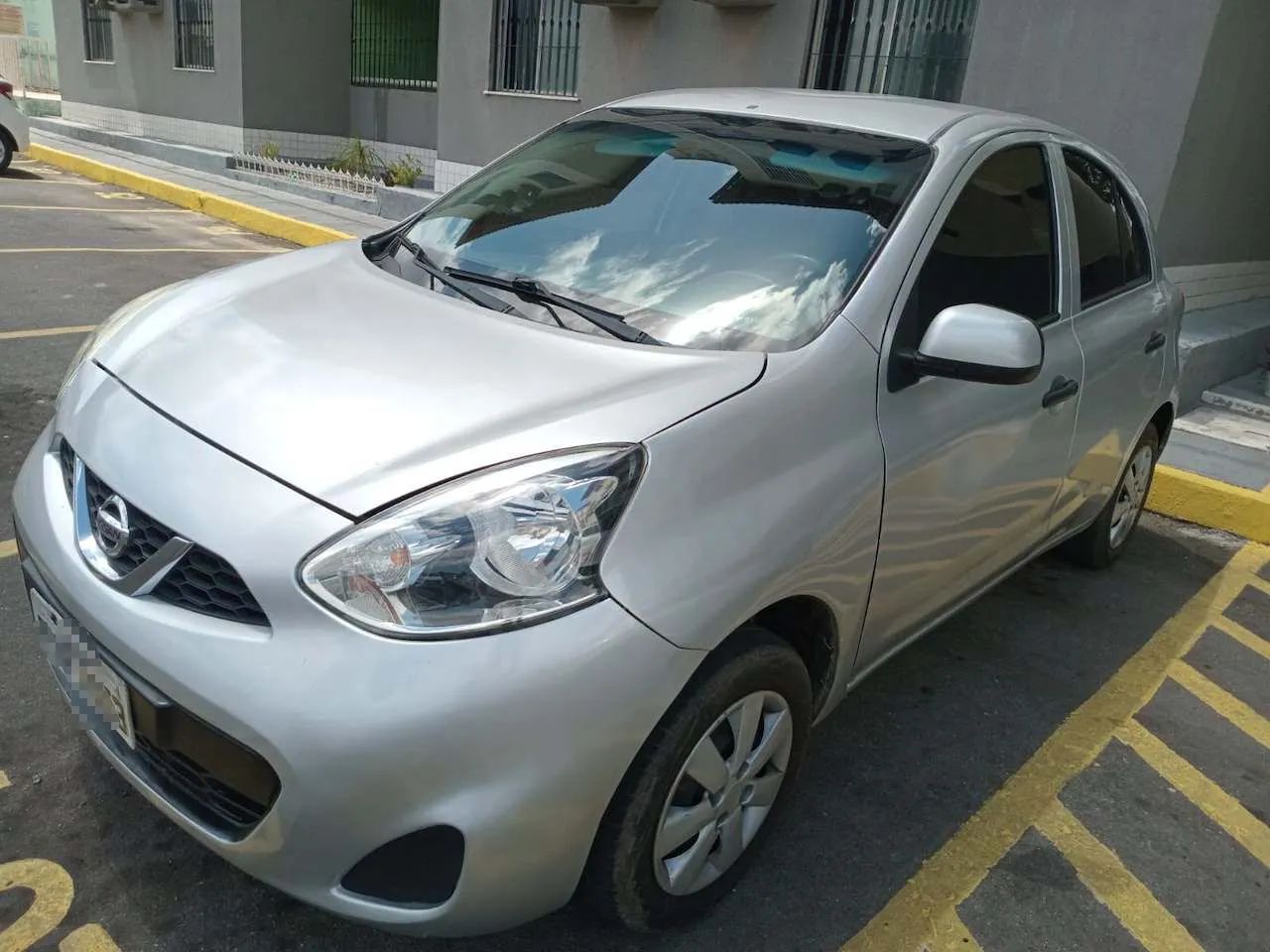 Nissan March 2016
