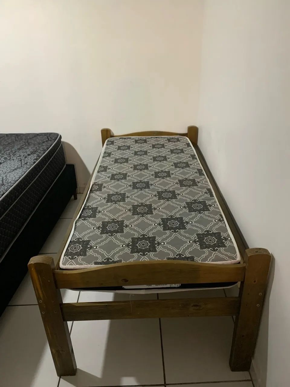Cama e colchão de solteiro  - Foto 2