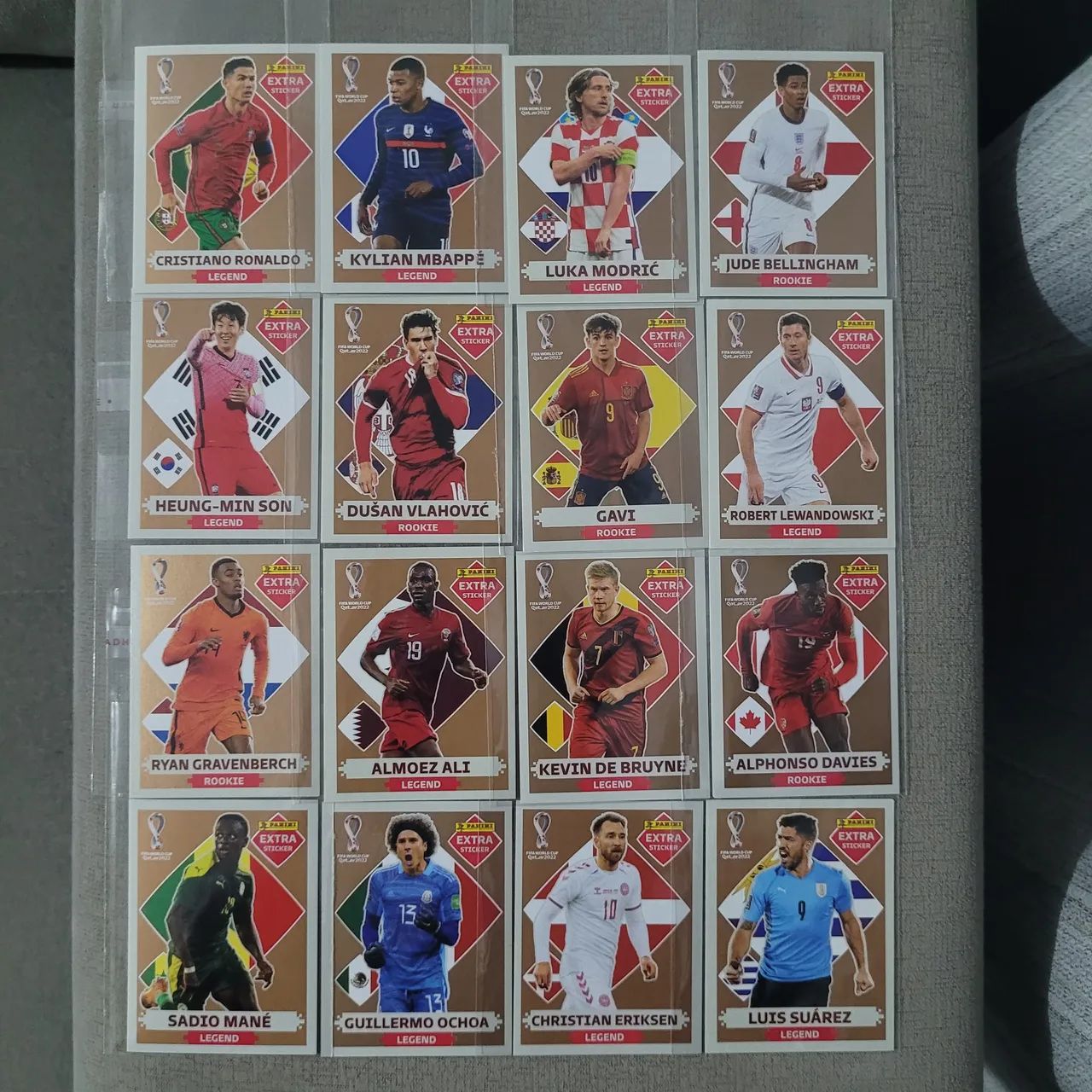 Legend 2022 lote com 16 figurinhas 