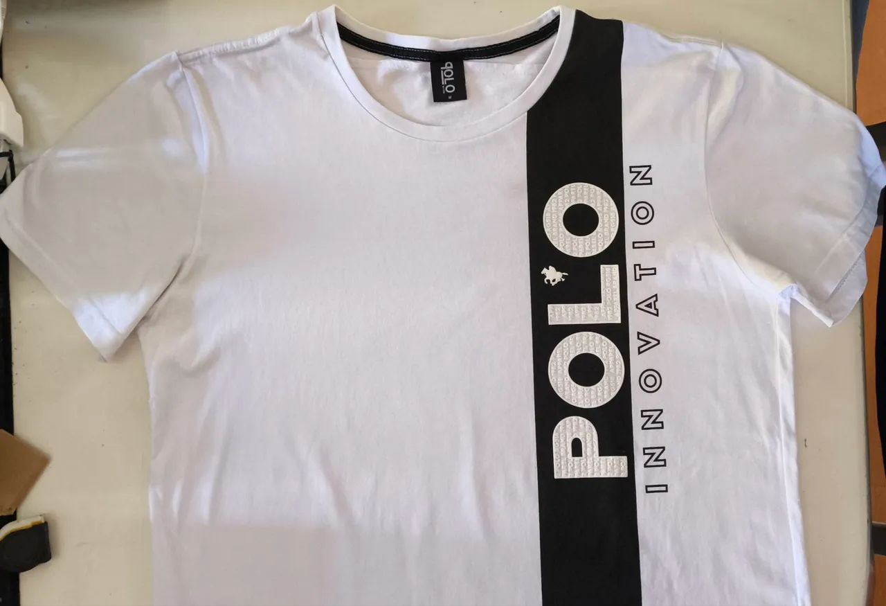 Camiseta branca marca Polo