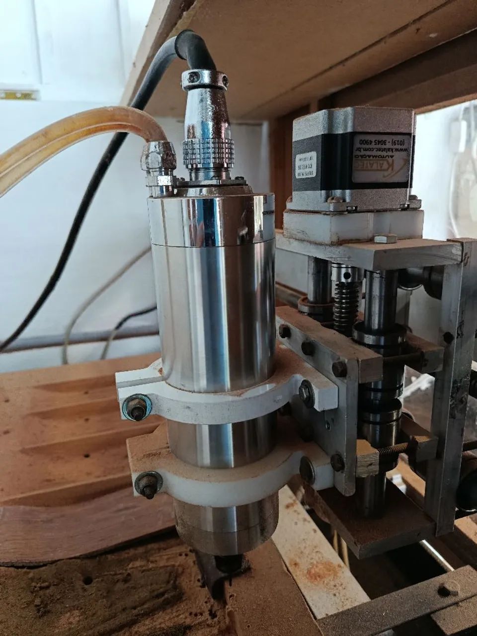 CNC Taguchi 50x50 com Spindle Azanelli de 1,1 cv ref água e inversor weg cfw300 - Foto 4