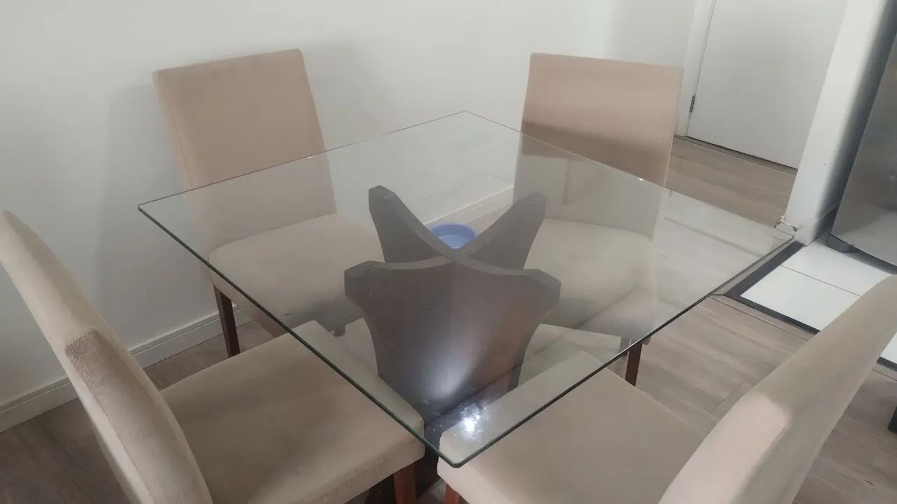 Mesa tampo de vidro e cadeiras  - Foto 5
