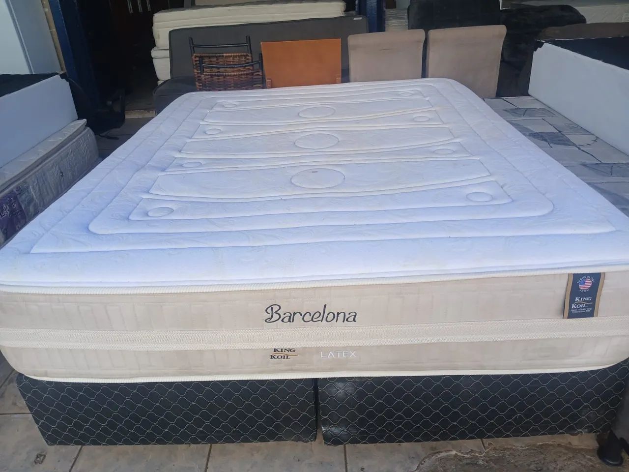 Cama box Queen size colchão king koil molas ensacadas 