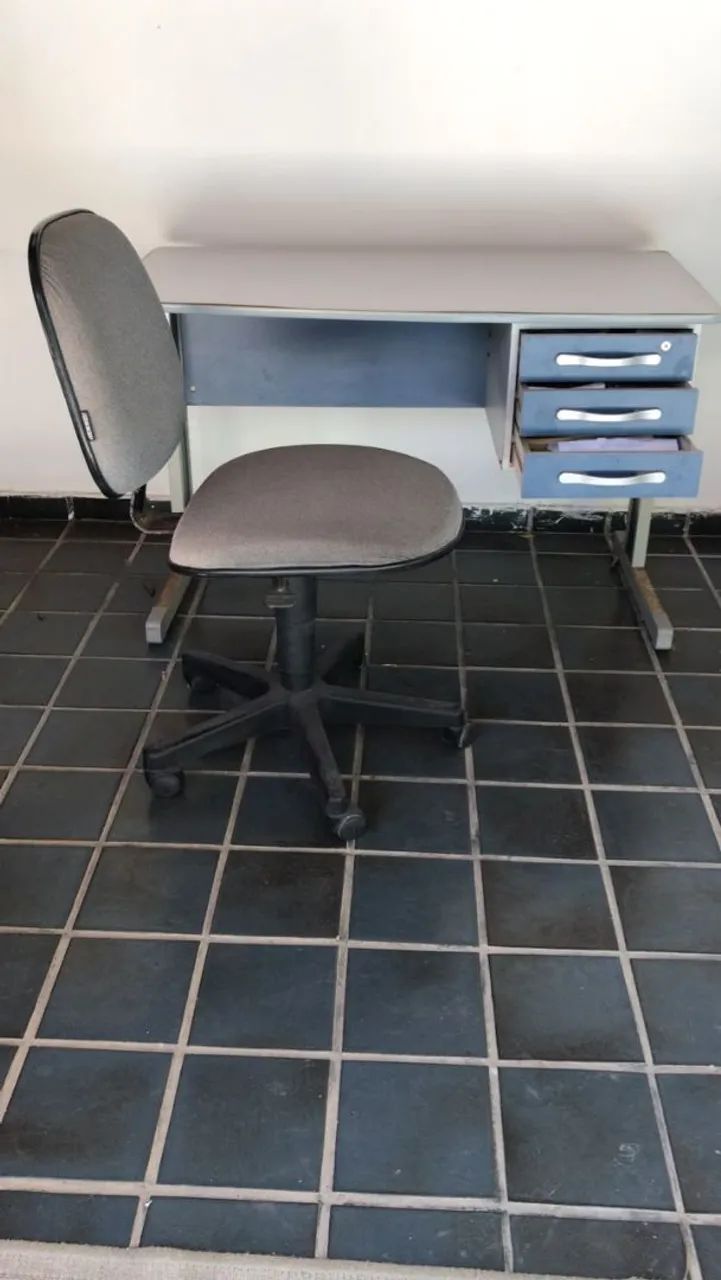 Mesa de Escritório com Cadeira  - Foto 2