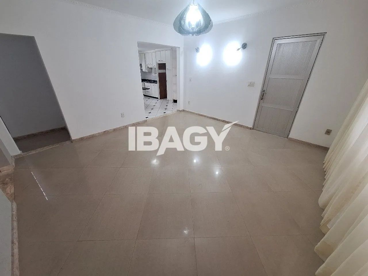 Excelente Casa 8 dormitório(s) em Ipiranga - São José - Foto 3