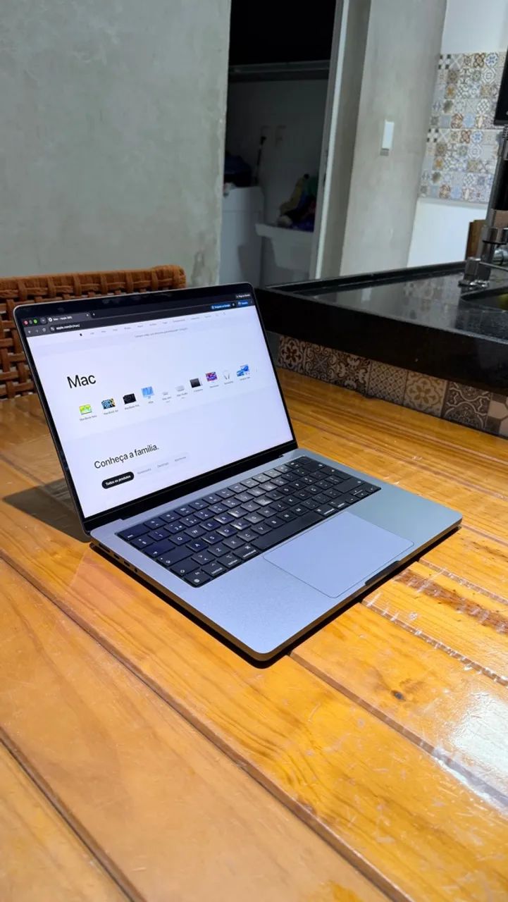 MacBook Pro M1 14?