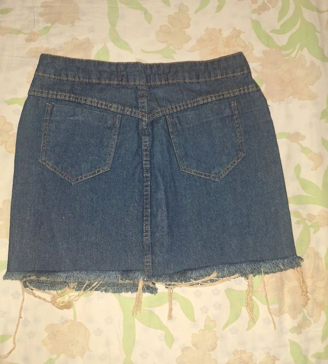 Vendo Saia Jeans com zíper central - Foto 2