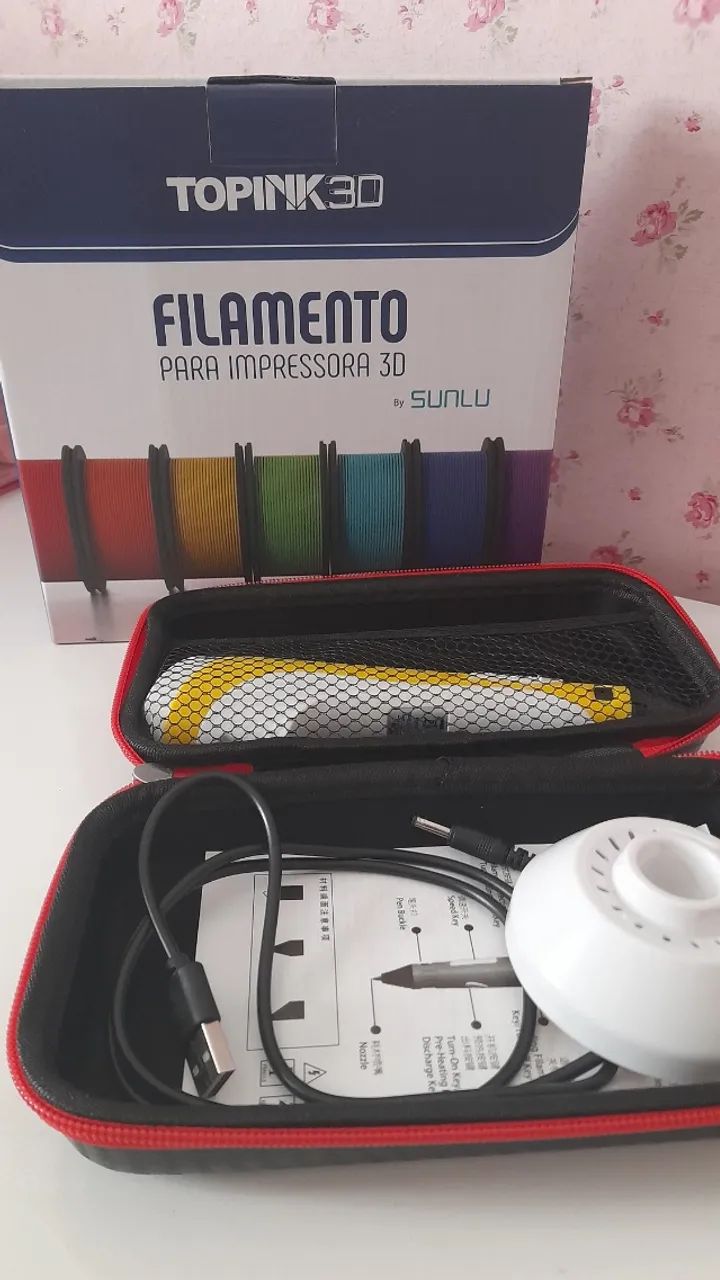 Caneta 3D com filamento 