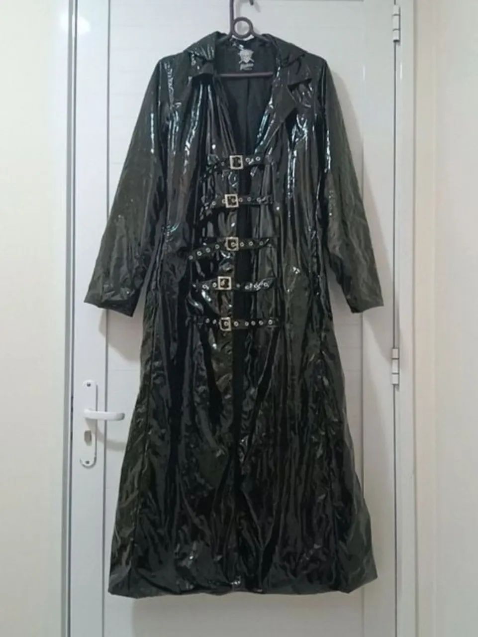trench coat ideologia vinil preto m - Foto 3
