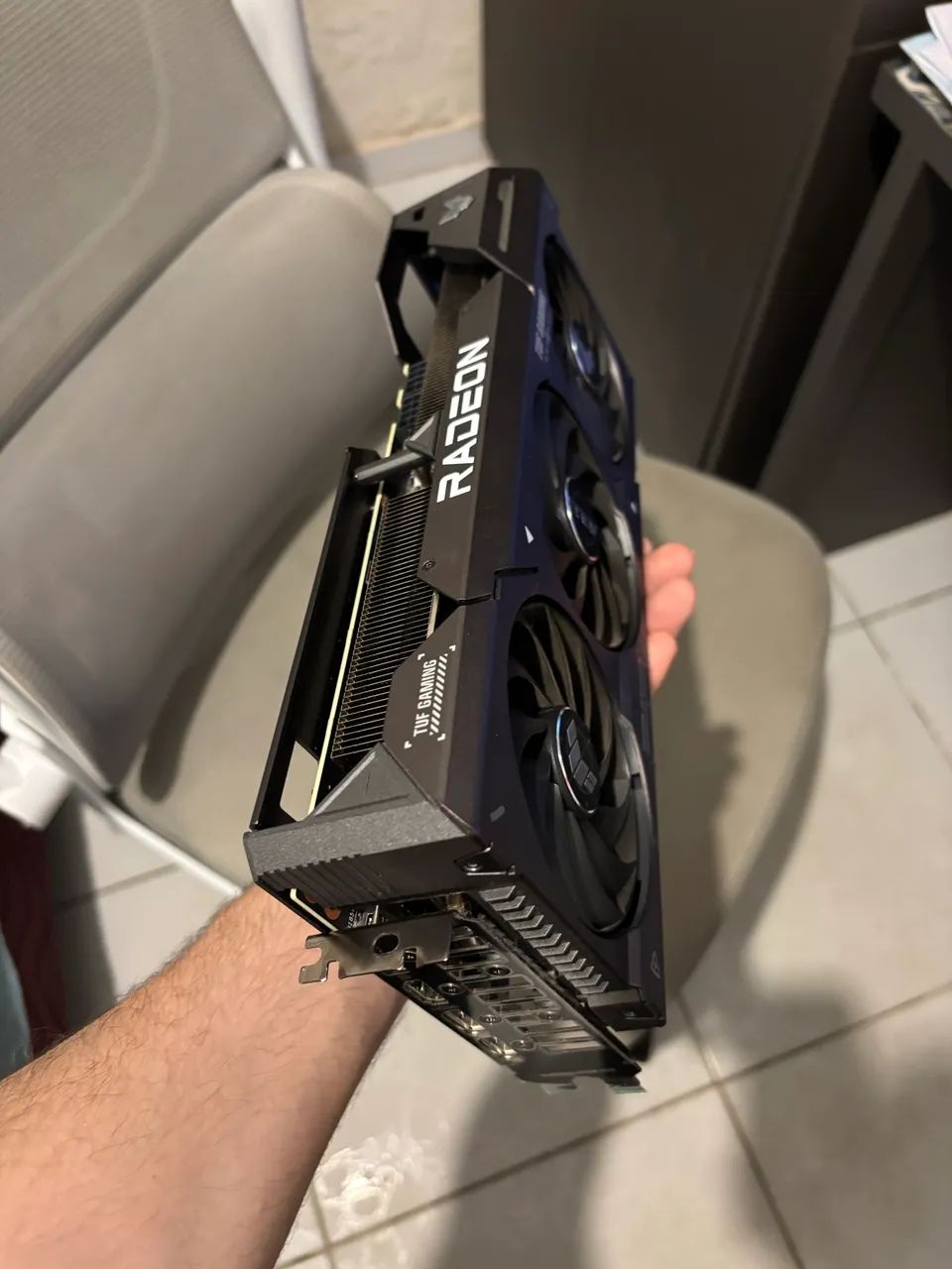 7600 XT 16 GB ASUS TUF  - Foto 3