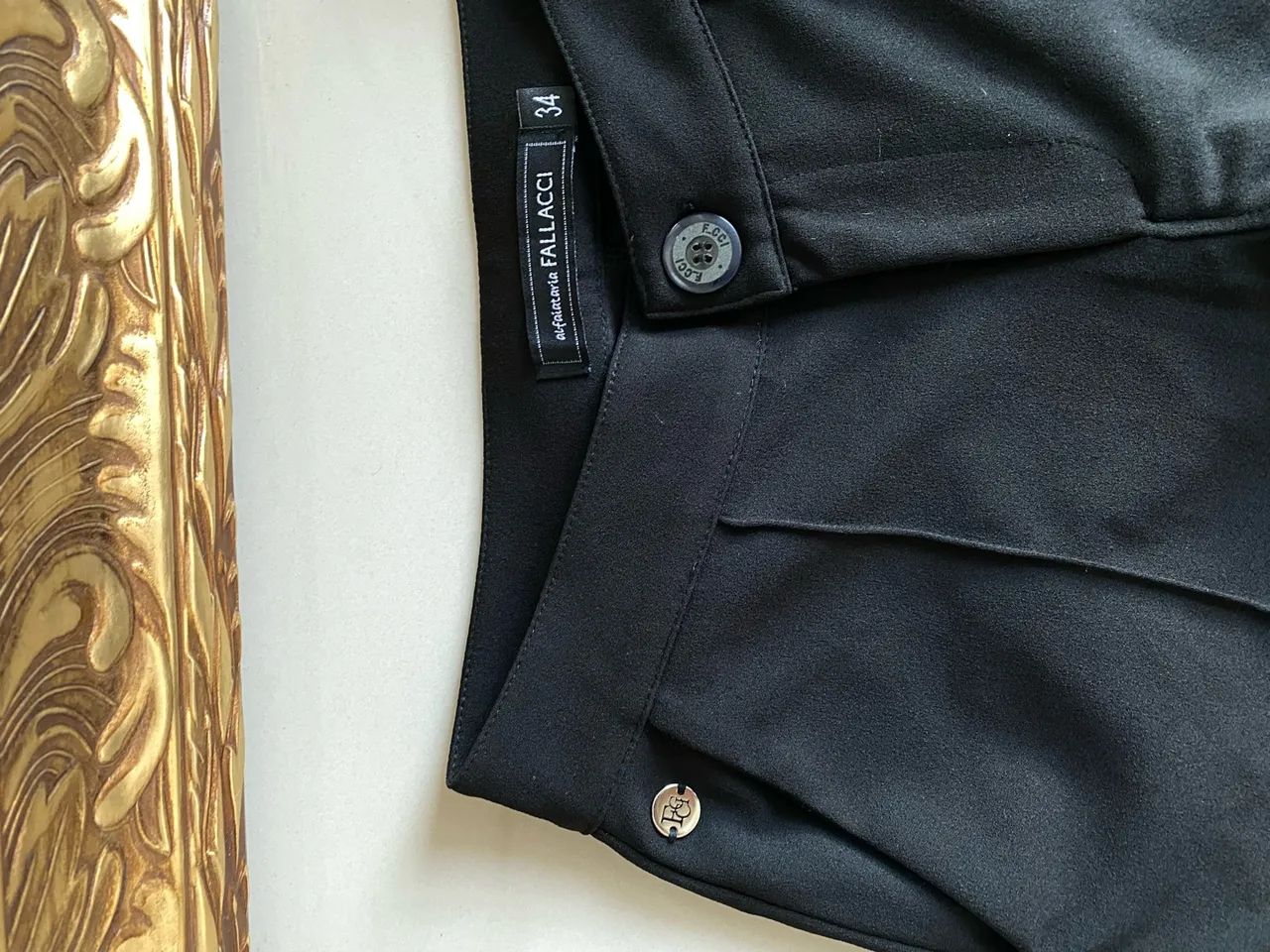 Calça preta Fallacci tendência estilo bermuda feminina brechó desapego 38 - Foto 2