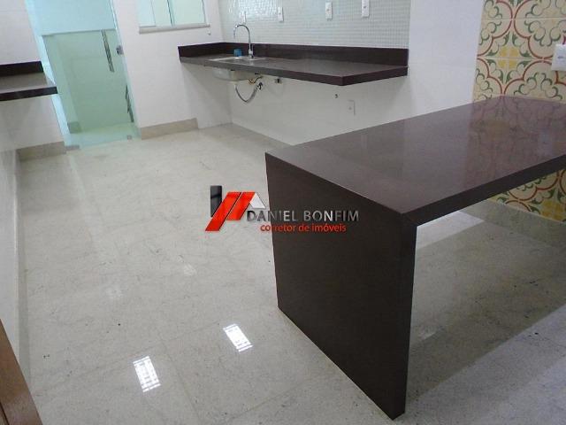 Casa de luxo na ilha com 03 suítes e parte alta do bairro - Foto 8