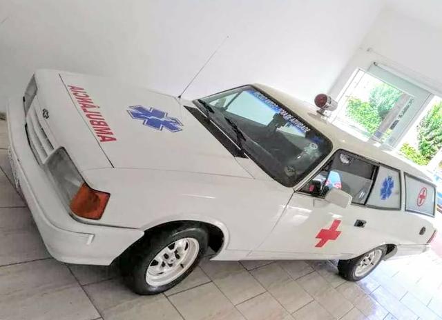 Caravan Ambulância - Foto 2