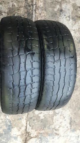 Par de pneu 205/60/16 usados.promoção