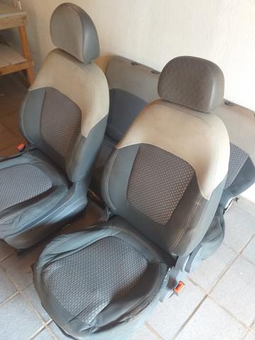 Jogo banco grand sienna (Faço rolo) - Foto 2
