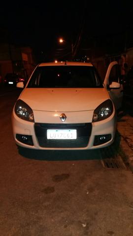 Sandero completo com multimídia 2014