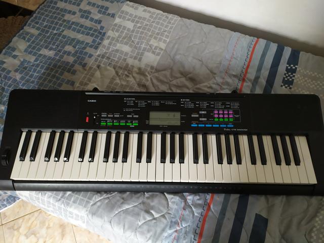 Teclado Casio semi novo - Foto 3