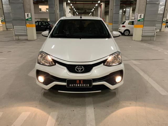 Toyota Etios Platinum 1.5 AT 2017 - Foto 2