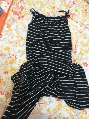 Vendo este vestido Ele estica e creio q veste até ao G - Foto 3