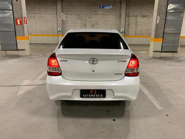 Toyota Etios Platinum 1.5 AT 2017 - Foto 6