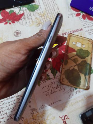 Motorola X2 com tela quebrada