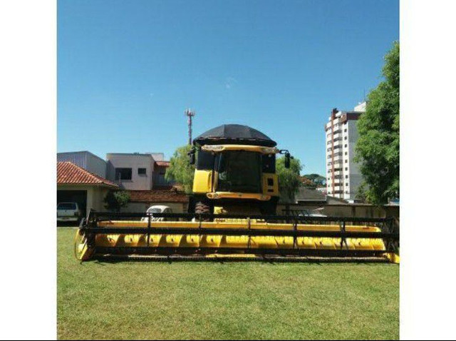 Colheitadeira New Holland